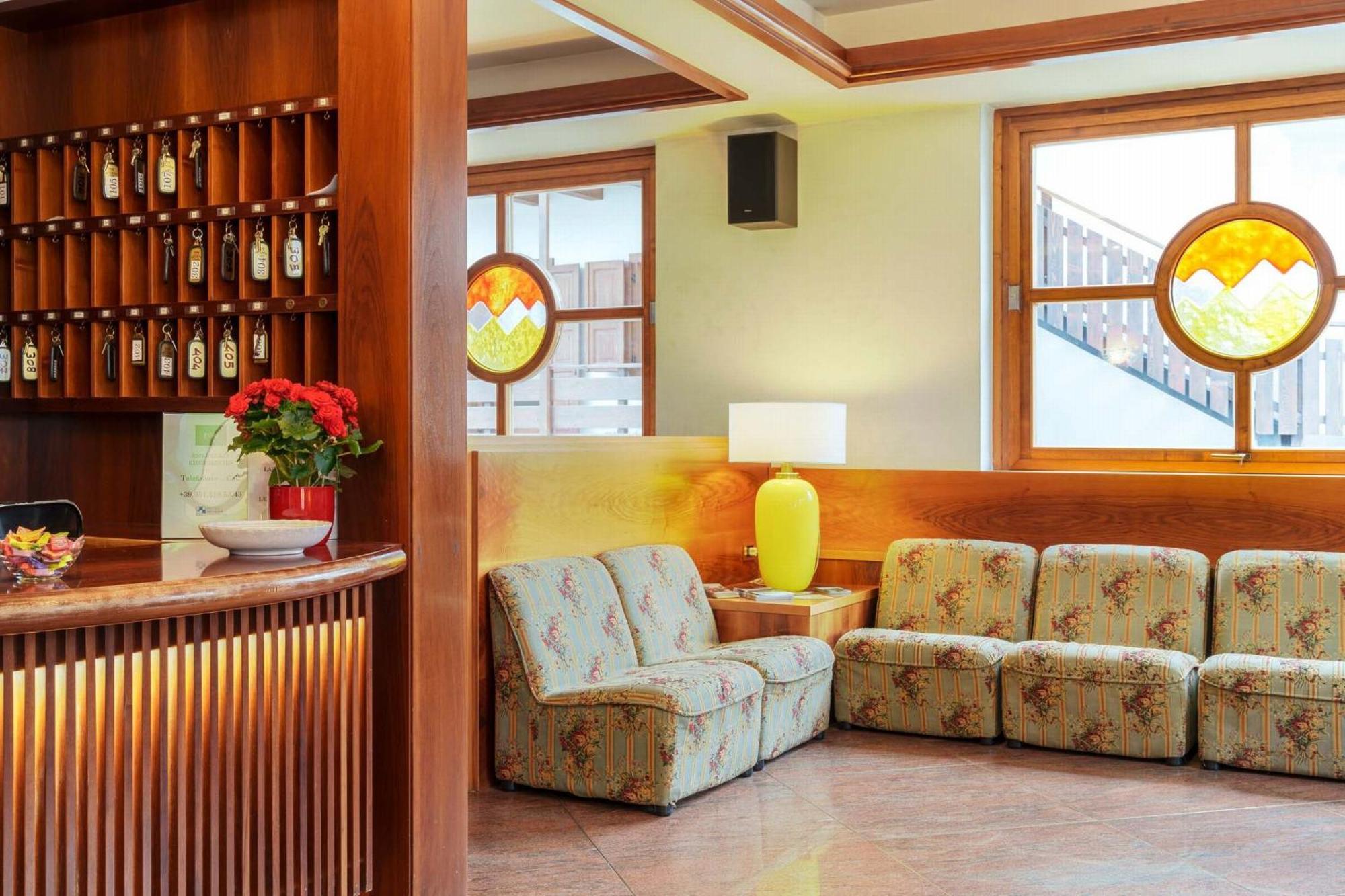 Western Nevada Hotel